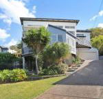 10 Barra Crescent Coolum Beach 500 BOND WIFI walking distance to beach - Hervey Bay Accommodation