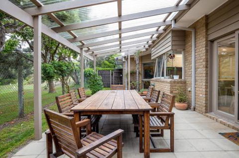 Hilltop Beach House: Newly Updated - Tourism Hervey Bay 6