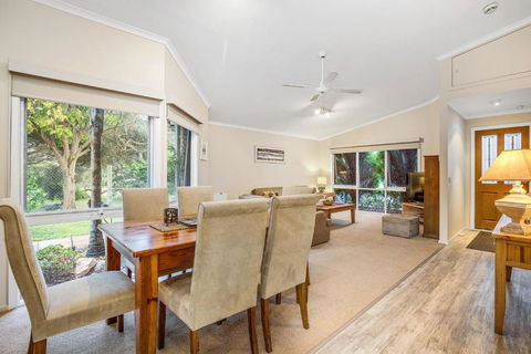 Hilltop Beach House: Newly Updated - Tourism Hervey Bay 2