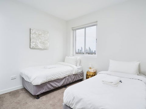Luxurious 2bed 2bath APT With Parking@southport - Hervey Bay Accommodation 5