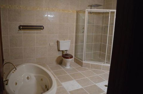 Gargoyle Lodge - Tourism Hervey Bay 6