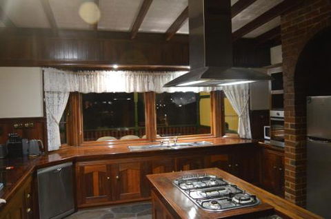 Gargoyle Lodge - Tourism Hervey Bay 2