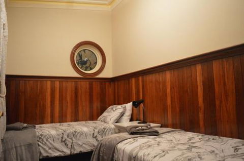 Gargoyle Lodge - Tourism Hervey Bay 5