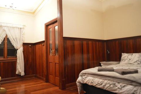 Gargoyle Lodge - Tourism Hervey Bay 0