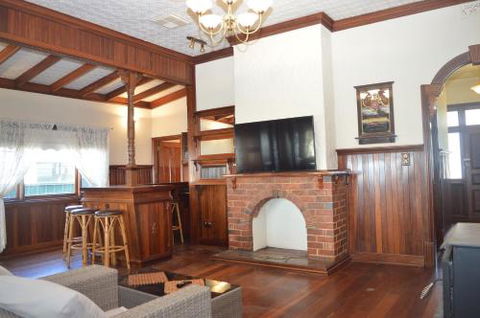 Gargoyle Lodge - Tourism Hervey Bay 4