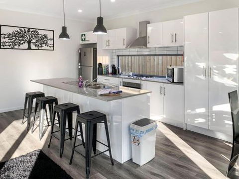 Brand New Home 10 Mins To Beach Torquay Geelong Deakin Hospitals - Hervey Bay Accommodation 2