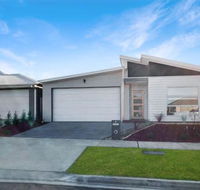 Brand New Home 10 mins to Beach Torquay Geelong Deakin Hospitals - Hervey Bay Accommodation
