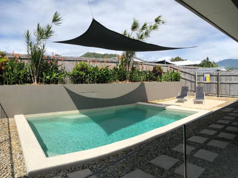Cooya Beach Ultimate Tropical Getaway - Hervey Bay Accommodation 3