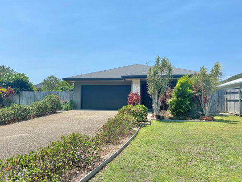 Cooya Beach Ultimate Tropical Getaway - Hervey Bay Accommodation 6