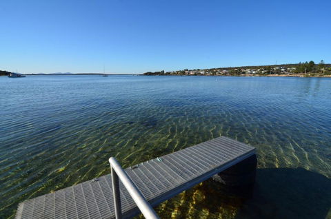 CDC 625 Beach House Incl.rear 2BR Studio - Hervey Bay Accommodation 1