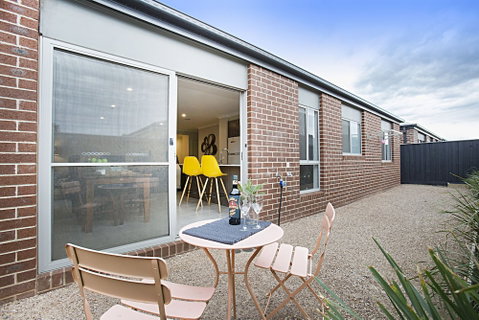 BOUTIQUE STAYS - Carinya - Hervey Bay Accommodation 0