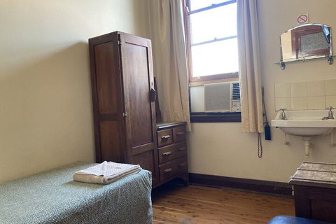 Royal Hotel Condobolin - Hervey Bay Accommodation 0