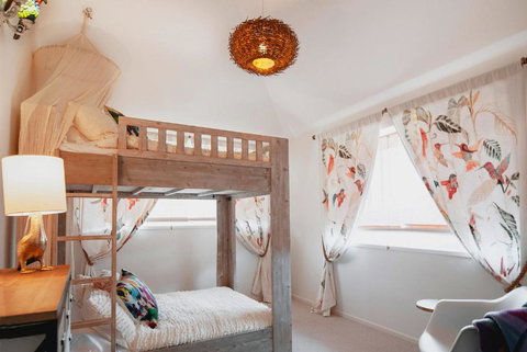 Barellen Beach House - Hervey Bay Accommodation 1