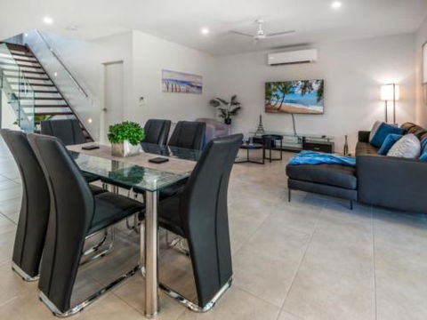Waves Tropicana Clifton Bea - Hervey Bay Accommodation 5