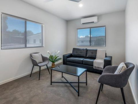 Waves Tropicana Clifton Bea - Hervey Bay Accommodation 0