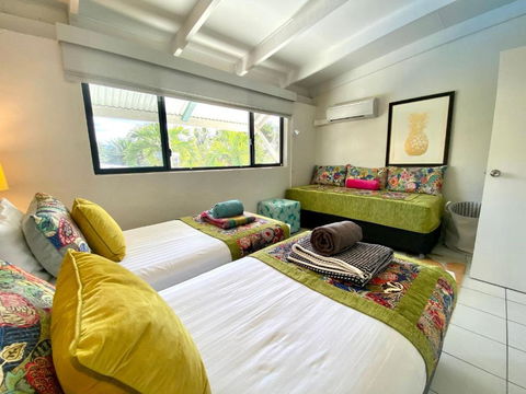 Absolute Beachfront - Tourism Hervey Bay 6