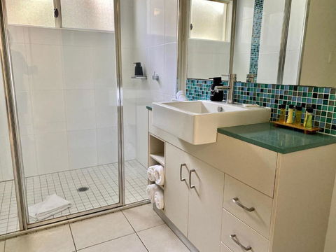 Lagoons Swim Out 2 Bedroom - Tourism Hervey Bay 1