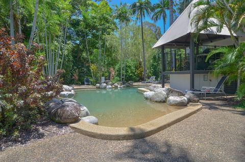 Seascape Holidays â€“ 3 Reef Terraces On St Crispins - Tourism Hervey Bay 4