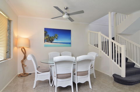 Seascape Holidays â€“ 3 Reef Terraces On St Crispins - Tourism Hervey Bay 6