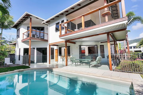 Beachcomber Holiday House - Hervey Bay Accommodation 1