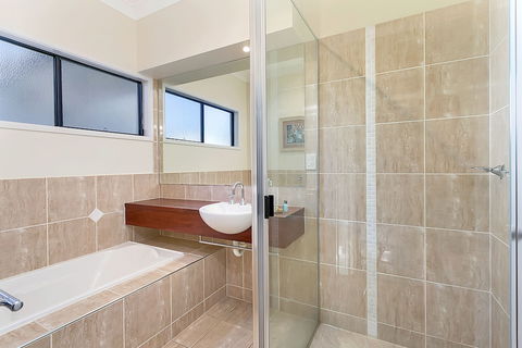 Beachcomber Holiday House - Hervey Bay Accommodation 3
