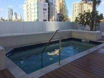 Gold Coast Broadbeach Holiday 2bed2bath Walk To Beach+parking Qbr004 - Hervey Bay Accommodation 2