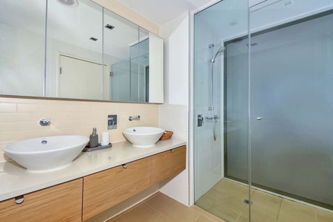 Darwin Waterfront Short Stay Apartments - Hervey Bay Accommodation 6