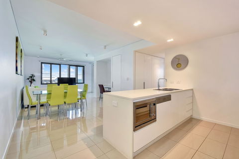 Darwin Waterfront Short Stay Apartments - Hervey Bay Accommodation 2