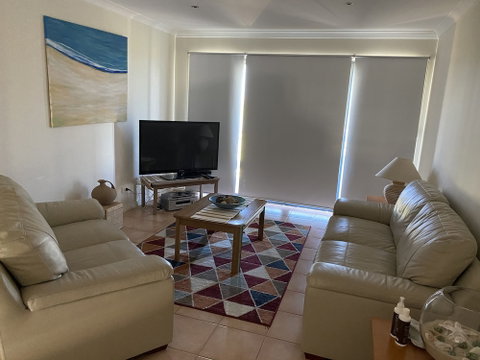 Seaview Apartment - Hervey Bay Accommodation 3