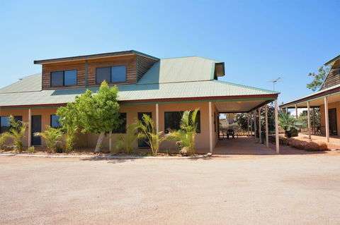 Ningaloo Breeze Villa 5 - Tourism Hervey Bay 2