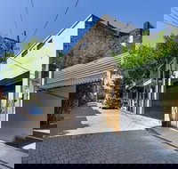 Ultimo 1 bed. furnished house w parking - Hervey Bay Accommodation