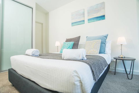 Modern And Chic Apartment Next To Parramatta Station - Hervey Bay Accommodation 4