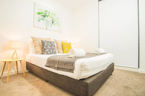 Modern And Chic Apartment Next To Parramatta Station - Hervey Bay Accommodation 3