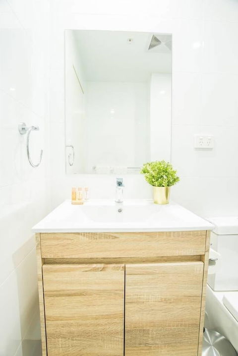Modern And Chic Apartment Next To Parramatta Station - Hervey Bay Accommodation 5