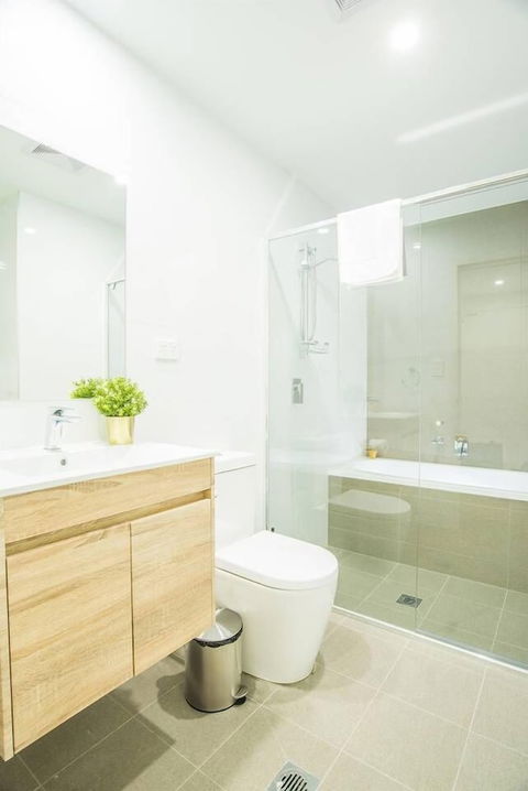 Modern And Chic Apartment Next To Parramatta Station - Hervey Bay Accommodation 6