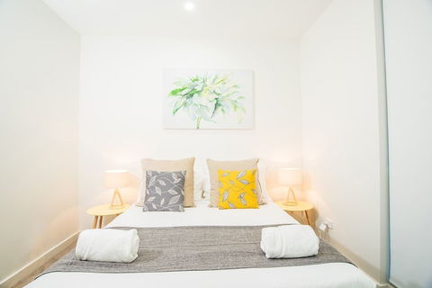Modern And Chic Apartment Next To Parramatta Station - Hervey Bay Accommodation 2