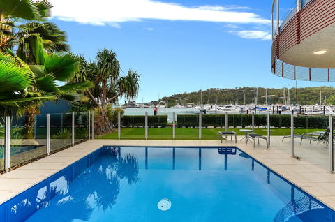 Pavillion 17 - Waterfront Spacious 4 Bedroom With Own Inground Pool And Golf Buggy - Hervey Bay Accommodation 1