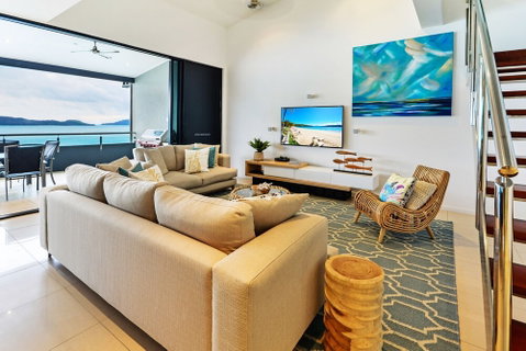 Villa 12 The Edge Oceanfront Deluxe 3 Bedroom Near Marina With Golf Buggy - Hervey Bay Accommodation 5