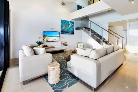 Villa 12 The Edge Oceanfront Deluxe 3 Bedroom Near Marina With Golf Buggy - Hervey Bay Accommodation 6