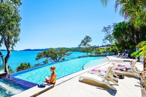 Villa 12 The Edge Oceanfront Deluxe 3 Bedroom Near Marina With Golf Buggy - Hervey Bay Accommodation 2
