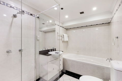 Modern 1 Bdrm In Vibrant Darlinghurst - PEL - Hervey Bay Accommodation 4