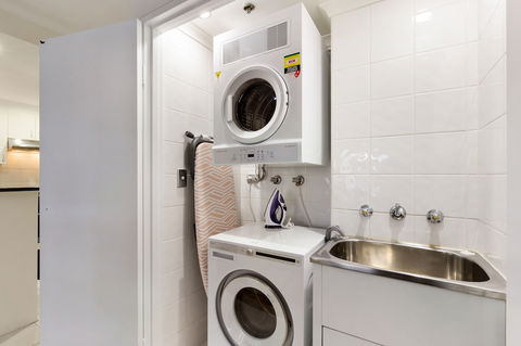 Modern 1 Bdrm In Vibrant Darlinghurst - PEL - Hervey Bay Accommodation 5