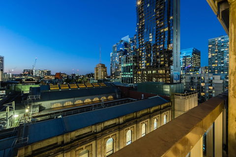 Auguste 2 BDR Melbourne Apartment - Tourism Hervey Bay 0