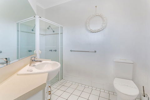 Zenith Unit 7 / 10 Messines Street - Hervey Bay Accommodation 2