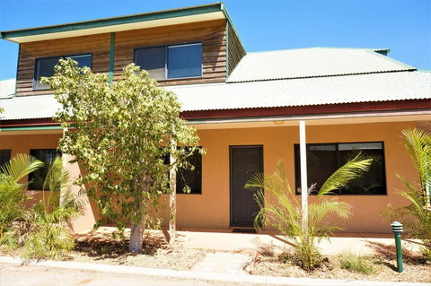 Ningaloo Breeze Villa 3 - Hervey Bay Accommodation 2