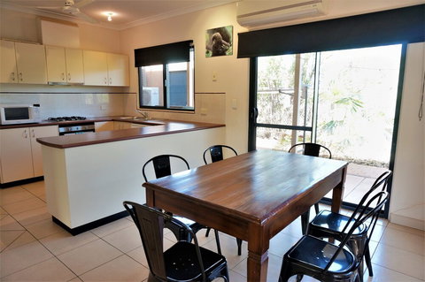 Ningaloo Breeze Villa 3 - Hervey Bay Accommodation 3