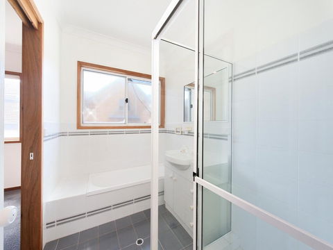 Portside, 2/6 Church Street - Hervey Bay Accommodation 2