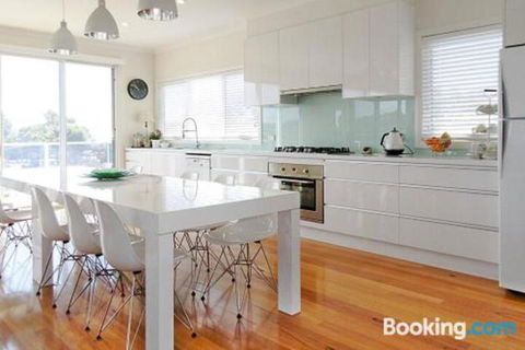 Allure - Hervey Bay Accommodation 7