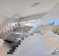 Elegant Waterfront Mosman Bay RAG10 - Tourism Hervey Bay