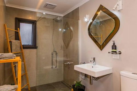 Lofty Views City Stunner! - Hervey Bay Accommodation 4